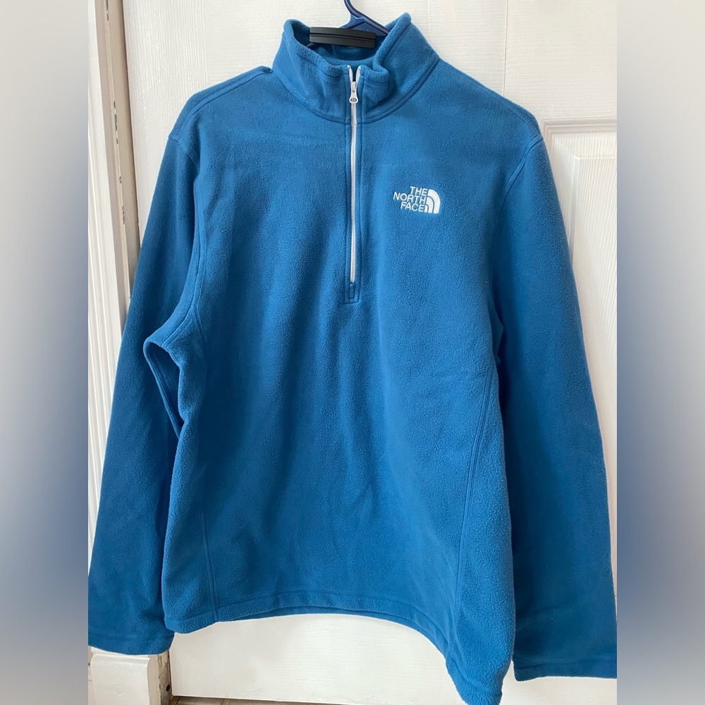 The North Face men’s blue fleece 1/4 zip Medium